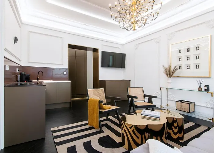 Apartment Antique Glam In Old Town *