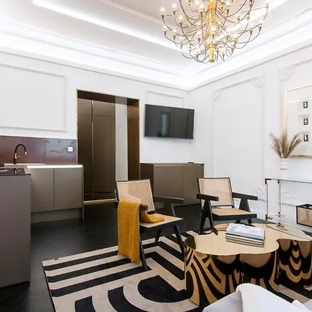 Apartment Antique Glam In Old Town *